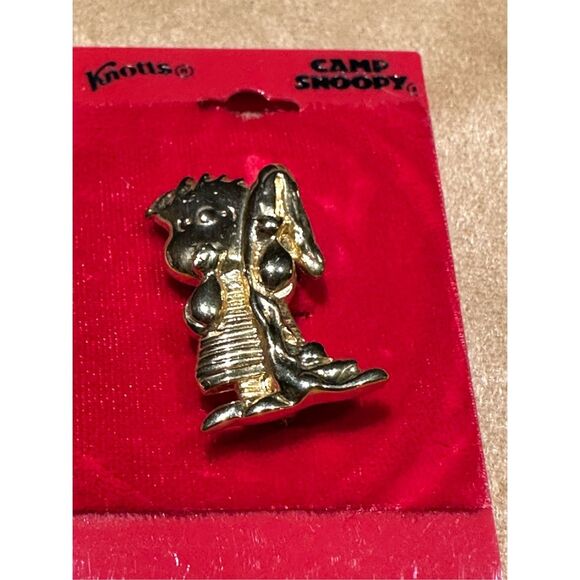 Vintage Camp Snoopy pin - Picture 1 of 5